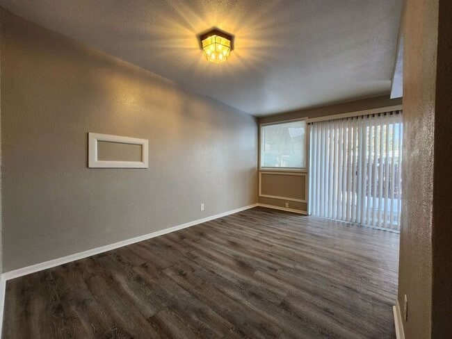 Building Photo - Charming 2-Bedroom Duplex | Limited-Time Offer: Save 50% on Next Month’s Rent!