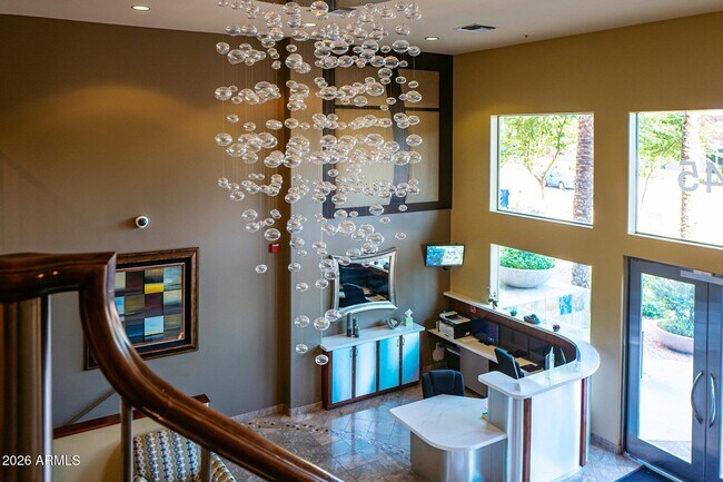 Building Photo - 945 E Playa Del Norte Dr