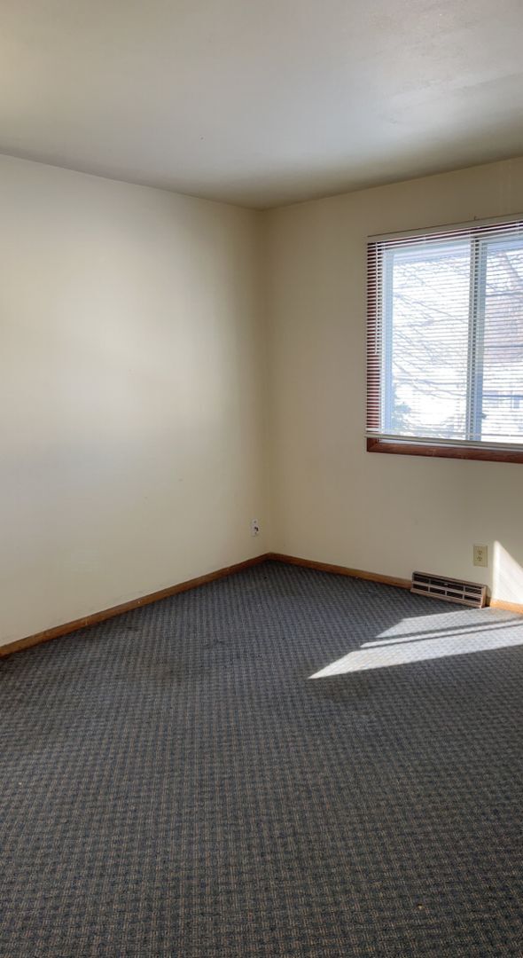 Building Photo - 392