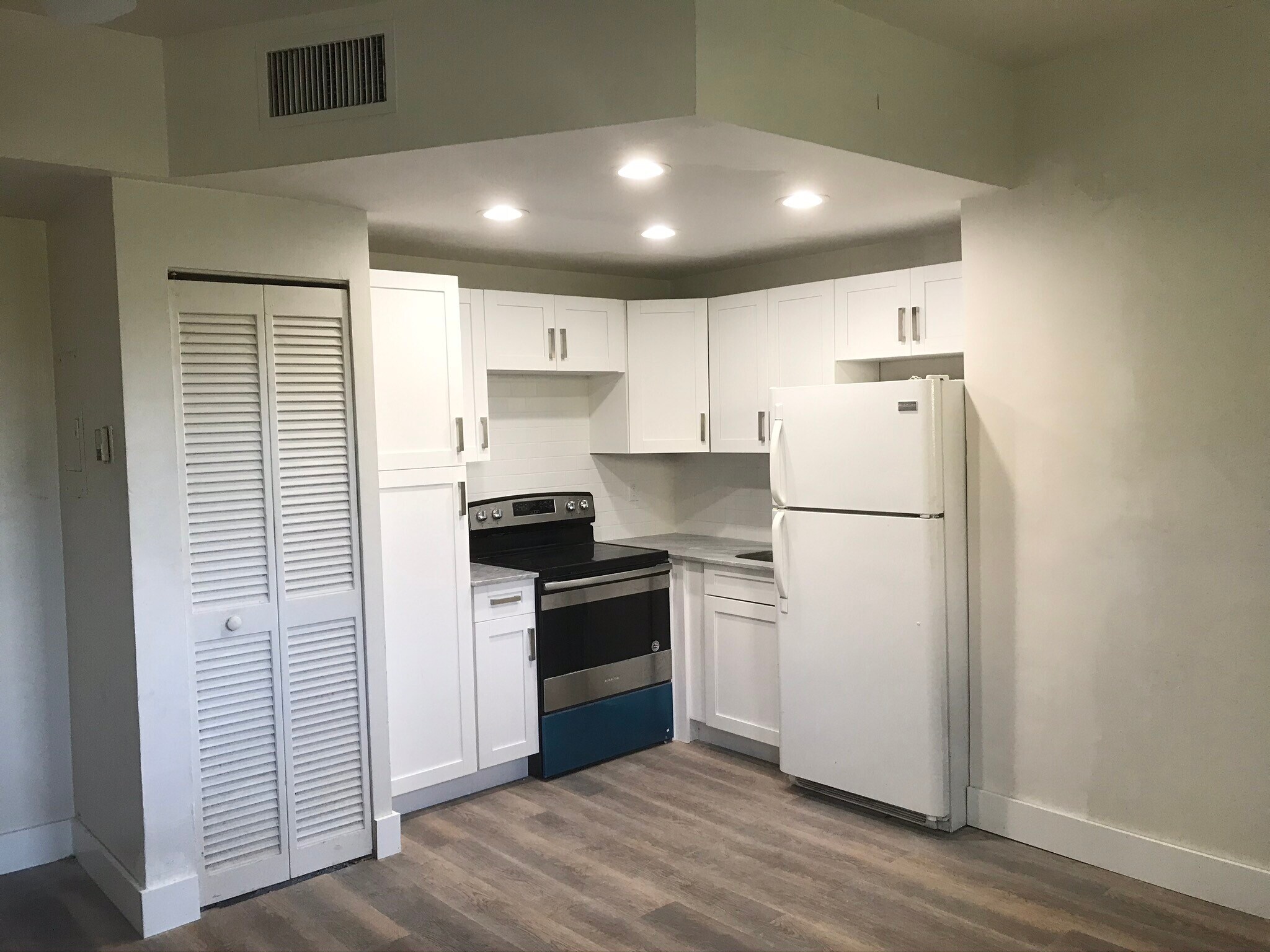 Building Photo - 536 14th St