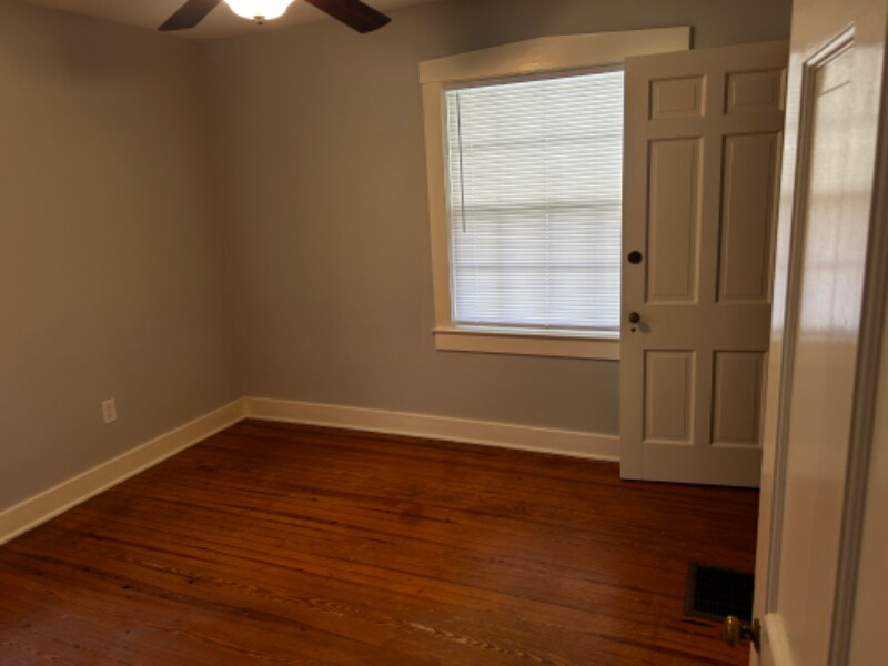 Building Photo - 4014 Springhill Rd