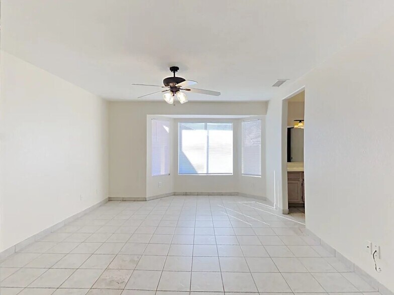 Building Photo - 14327 W Lamoille Dr