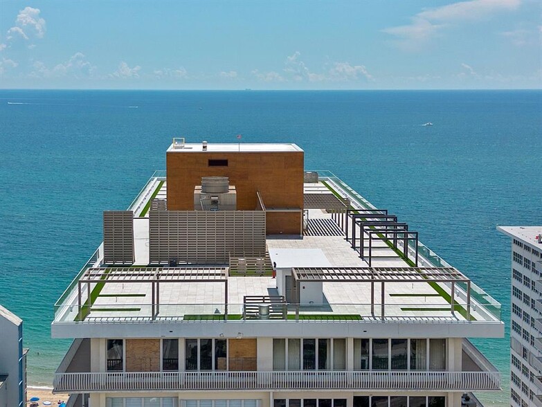 Building Photo - 4020 Galt Ocean Dr
