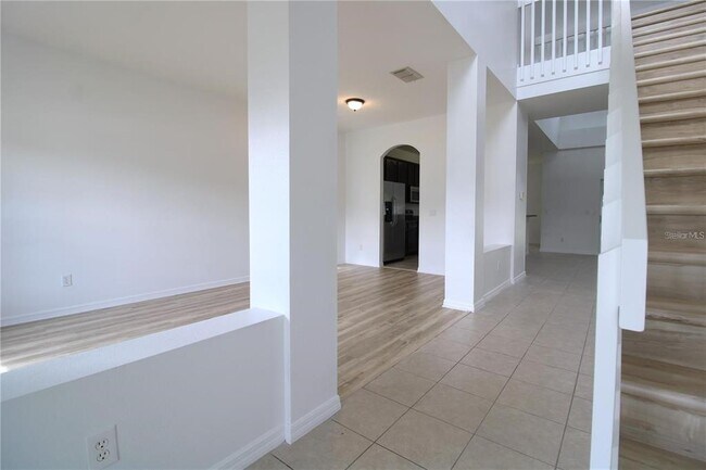 Building Photo - 16543 Cedar Run Dr