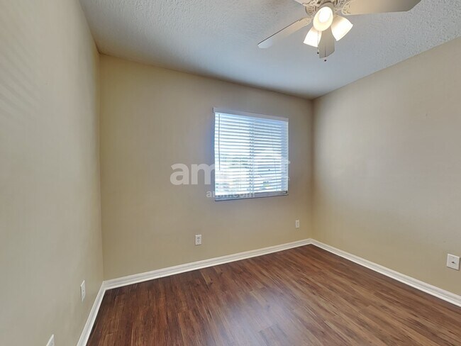 Building Photo - 10808 Candle Stick Ln