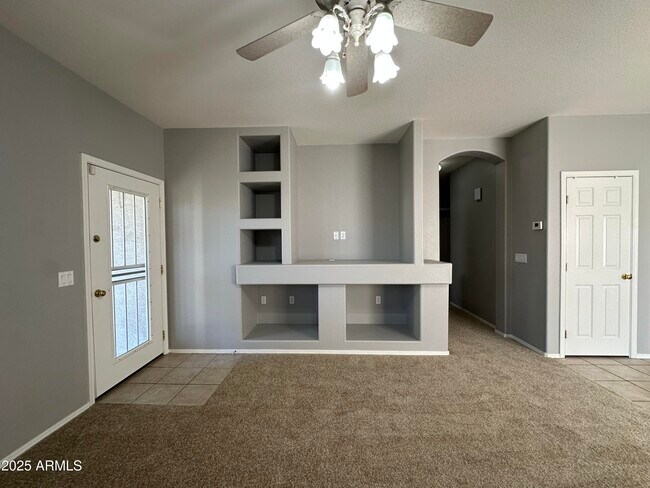 Building Photo - 14244 W Weldon Ave