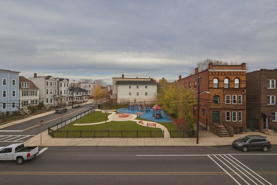Building Photo - 156 Ridgewood Ave