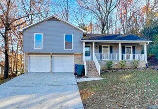 Building Photo - 704 Captiva Ct SE