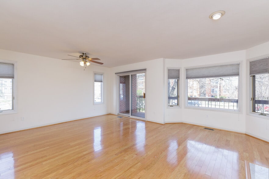 Building Photo - 5600 Waterman Blvd