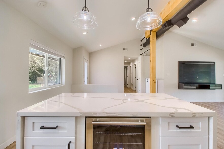 Building Photo - 1402 W Berridge Ln