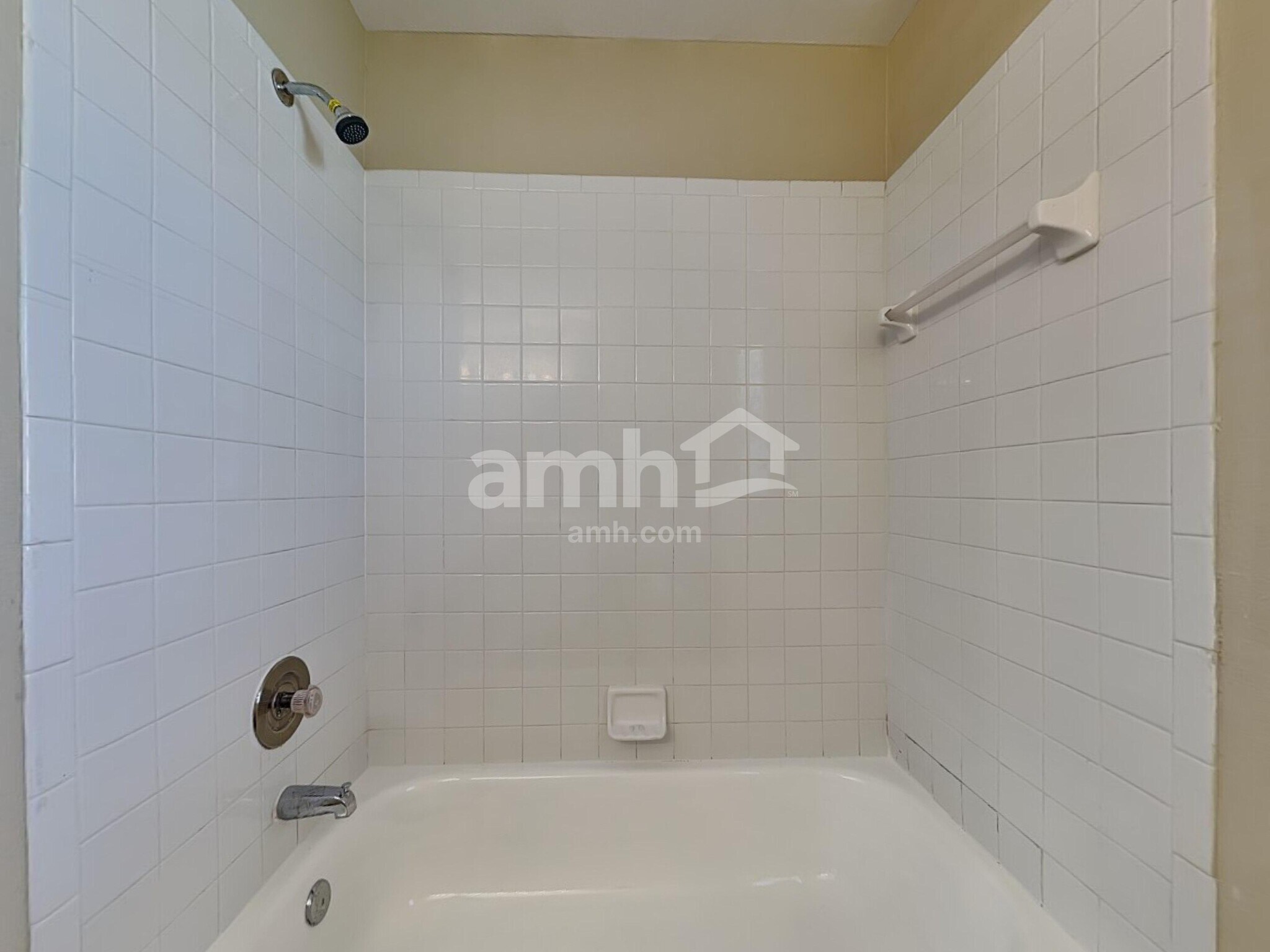 Building Photo - 300 Miami Pl