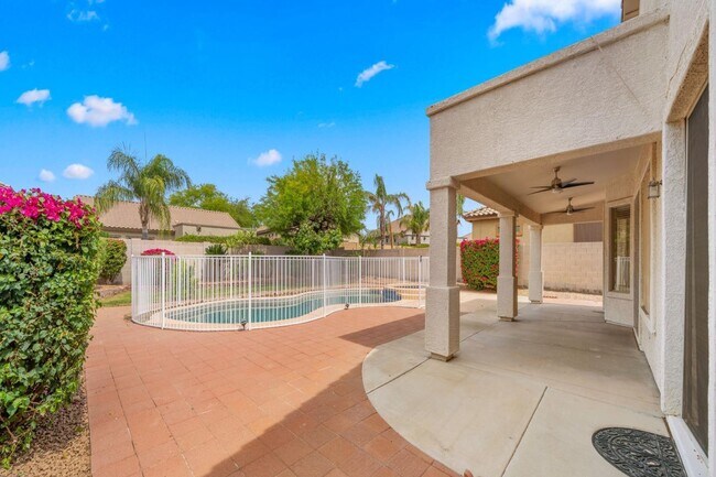 Building Photo - 7798 E Buteo Dr