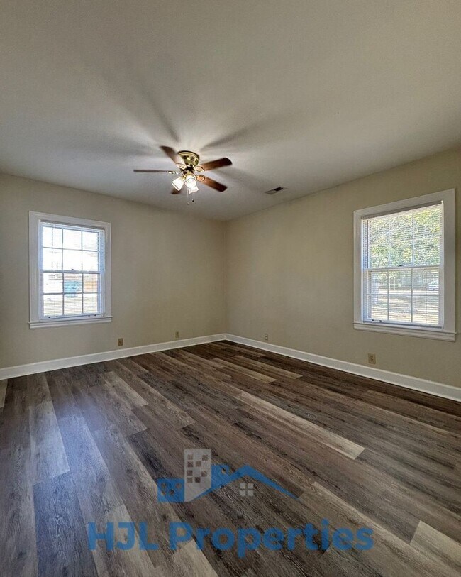 Building Photo - 131 McGavock Pk