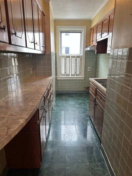 Building Photo - 820 2nd St