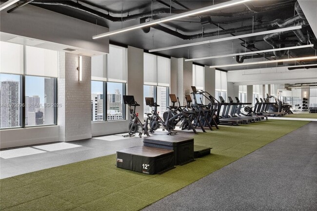 Building Photo - 121 NE 5th St