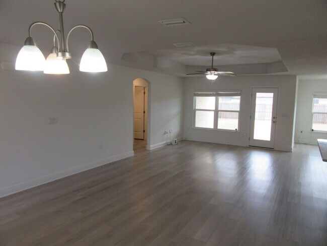 Building Photo - 3836 Redbud Wy