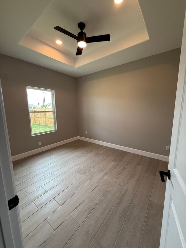 Building Photo - 3211 Villa Rosa Dr