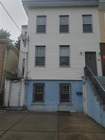 Building Photo - 32 Belmont Ave