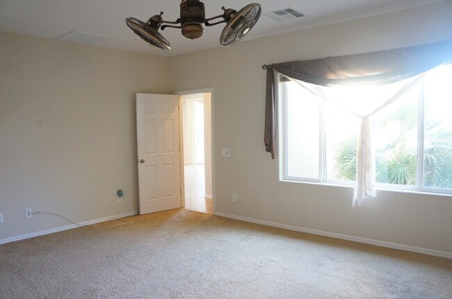 Building Photo - BEAUTIFUL 4 BEDROOM HOME IN SILVERSTONE CO...