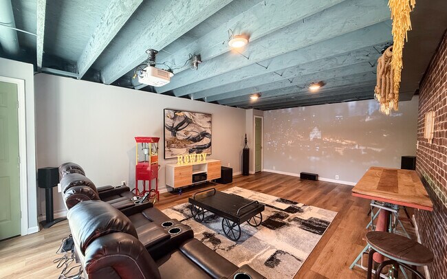 Building Photo - 161 Brookview Way Dr
