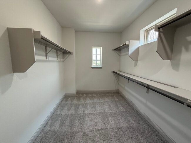 Building Photo - 620 Courtyard Ln