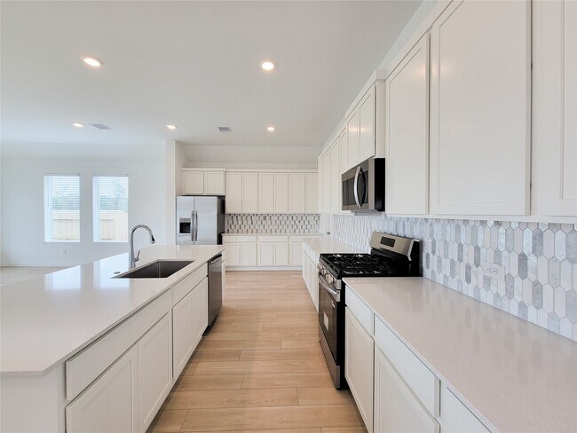 Building Photo - 17850 Aile Pierre Pass