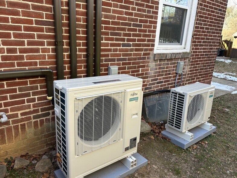 Building Photo - 1407 Delaware Ave