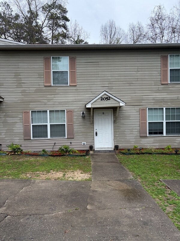 Building Photo - 2052 Darnell Cir