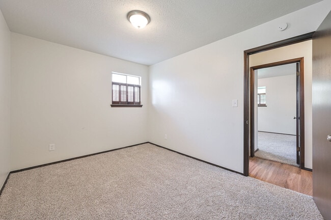 Building Photo - 1401 SW 60th St