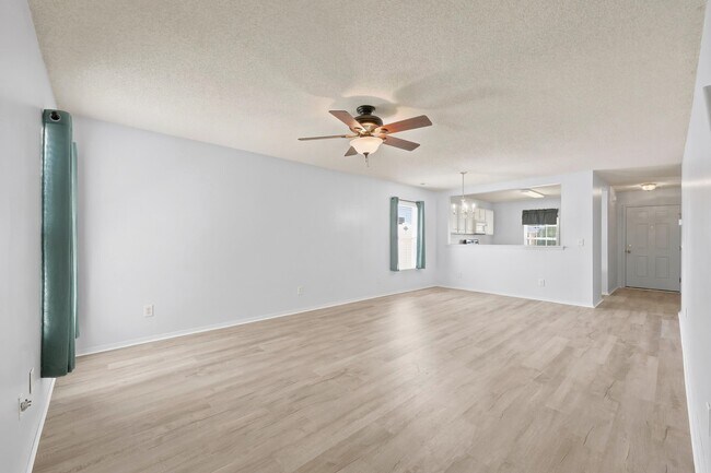 Building Photo - 914 Bur Oak Ct
