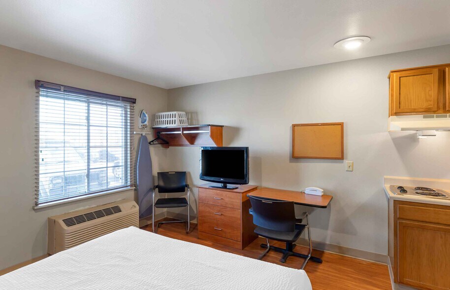 Building Photo - Furnished Studio-Denver - Aurora