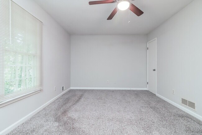 Building Photo - 3797 Kathryn Dr SW