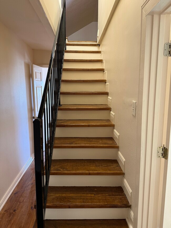 Building Photo - 2118 7th St