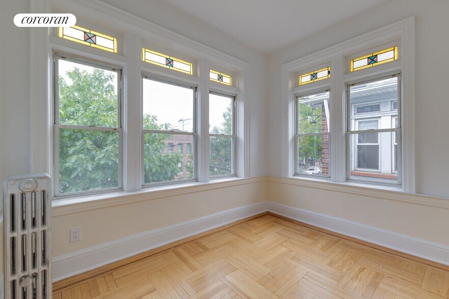 Building Photo - 152 E 53rd St