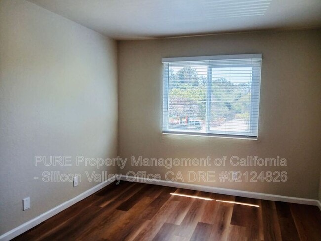 Building Photo - 5485 Soquel Dr