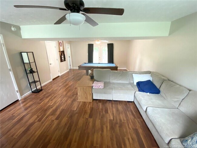Building Photo - 3308 Cranbrook Dr