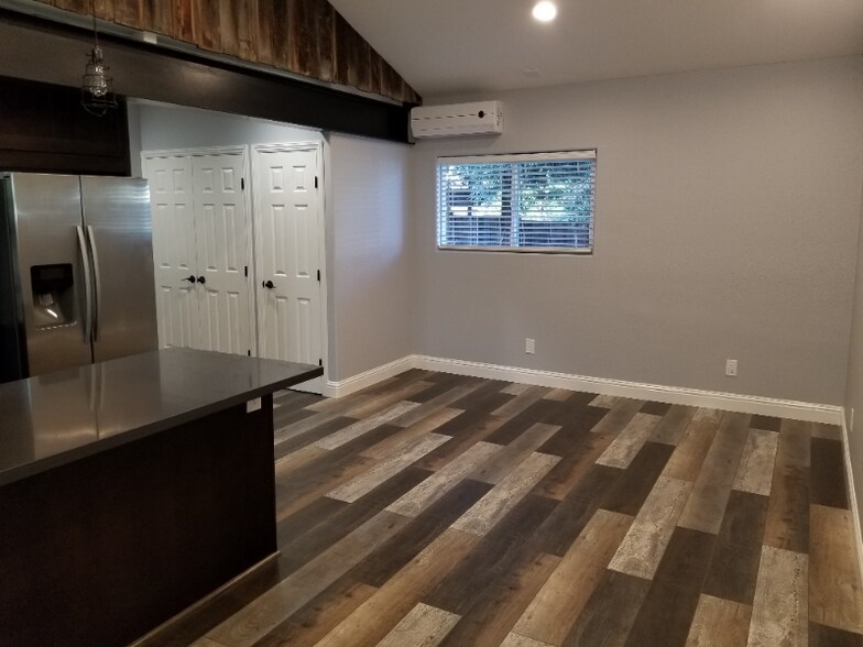 Building Photo - 41 Marcia Ct