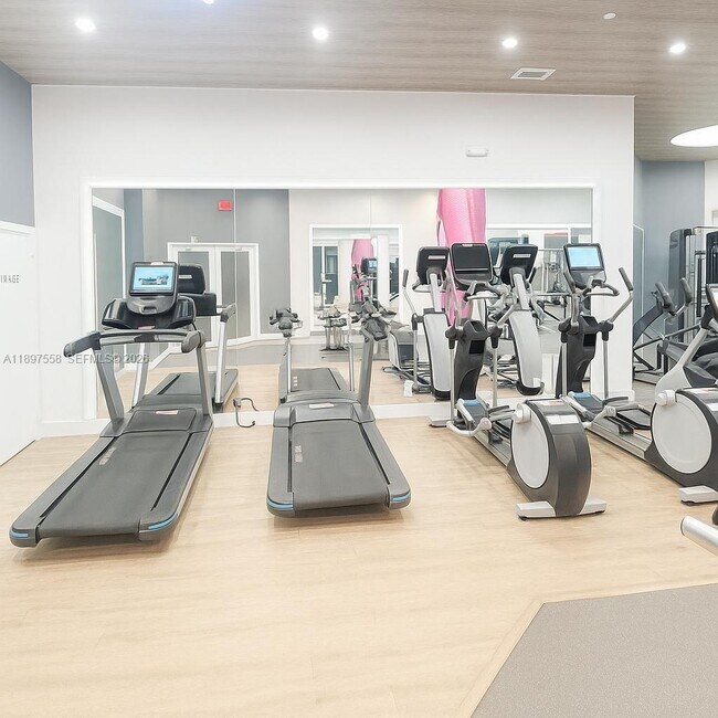 Building Photo - 3610 Yacht Club Dr