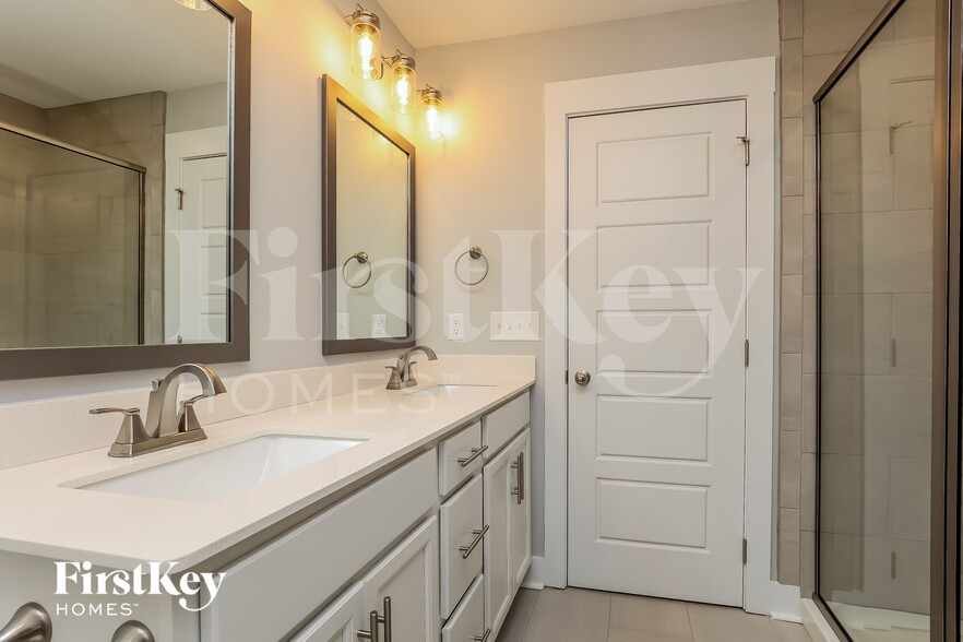 Building Photo - 1417 Kingbird Dr