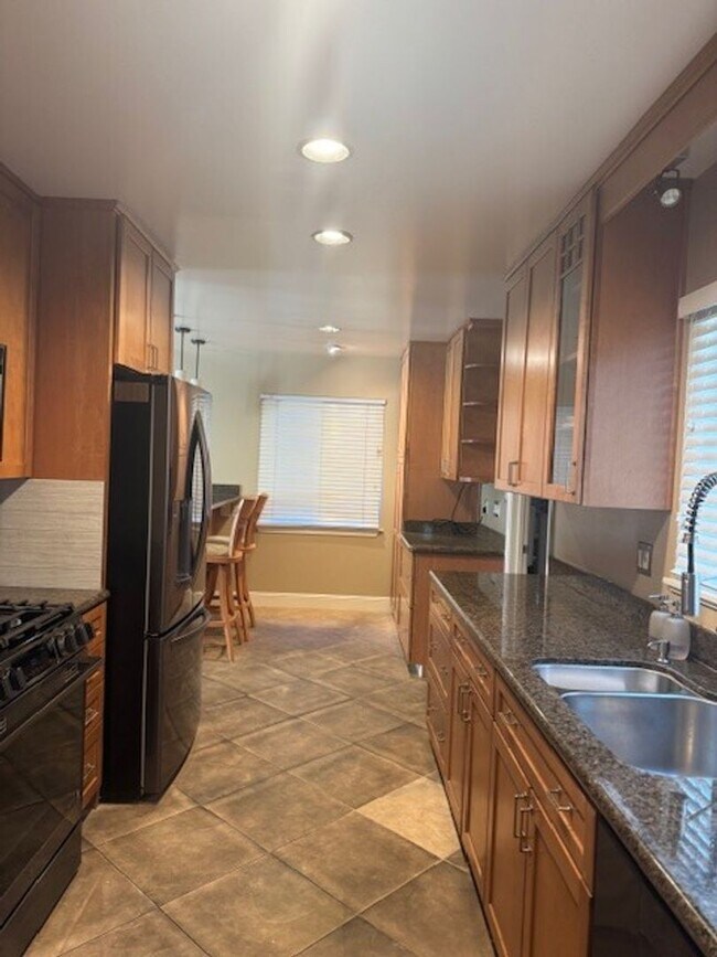 Building Photo - Beautiful Willow Glen 3 Bedroom 2.5 Bath Home.  Located in a desirable neighborhood.