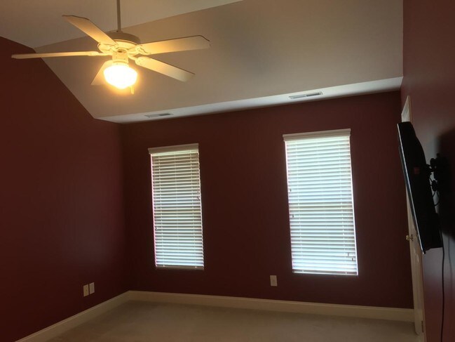 Mater Bedroom - 2915 Atwood Rd