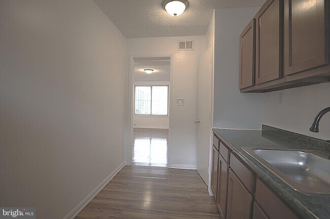 Building Photo - 4329 Halley Terrace SE