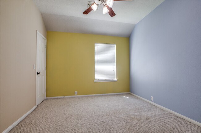 Building Photo - 2709 Sunhill Ct