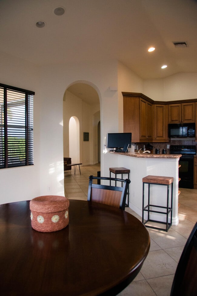 Building Photo - 6140 Santa Margarito Dr