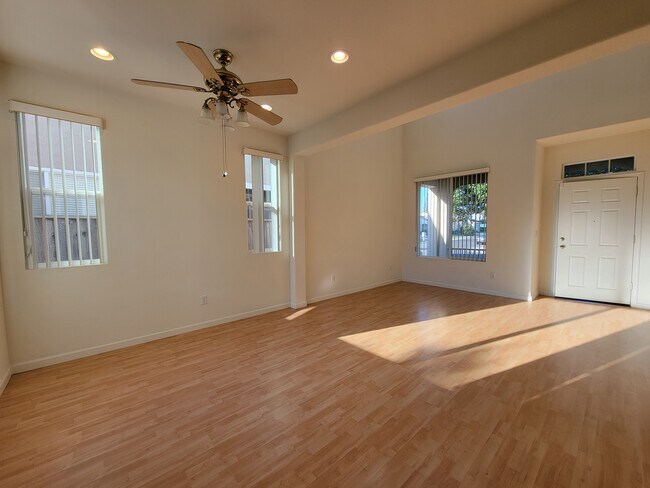 Building Photo - 9749 Marianna Way