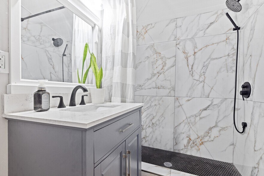 Building Photo - 511 41st Ave S