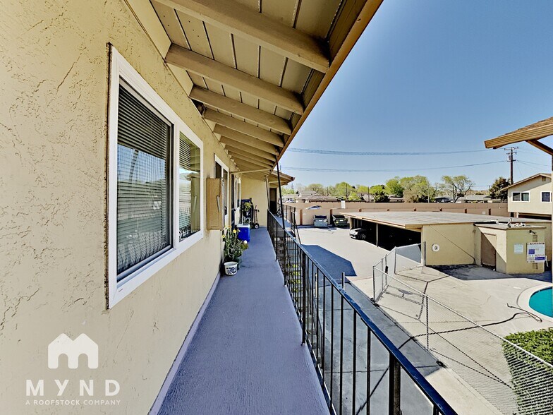 Building Photo - 870 Burbank Dr