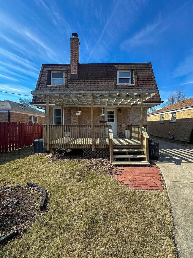 Building Photo - 4233 N Odell Ave