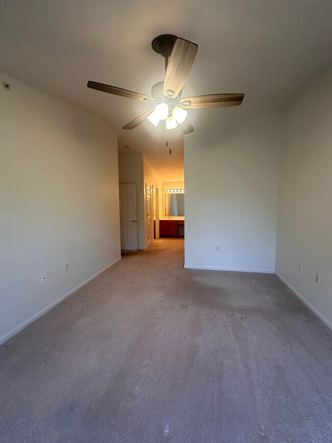 Building Photo - Spacious 2BR Condo with Flex Space & Private Balcony in Crestwood’s Madison Park