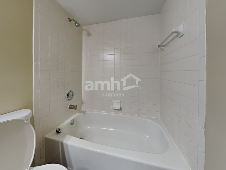 Building Photo - 532 Sugar Maple Ct